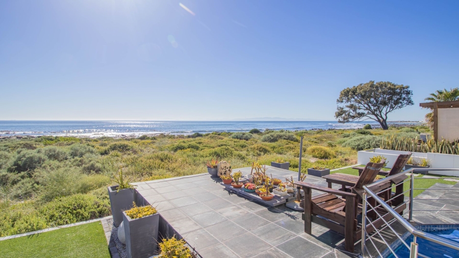 5 Bedroom Property for Sale in Sandy Point Beach Estate Western Cape